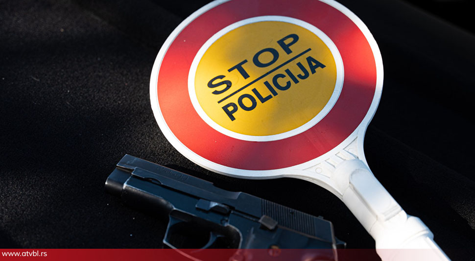 stop policija srpska pistolj.jpg